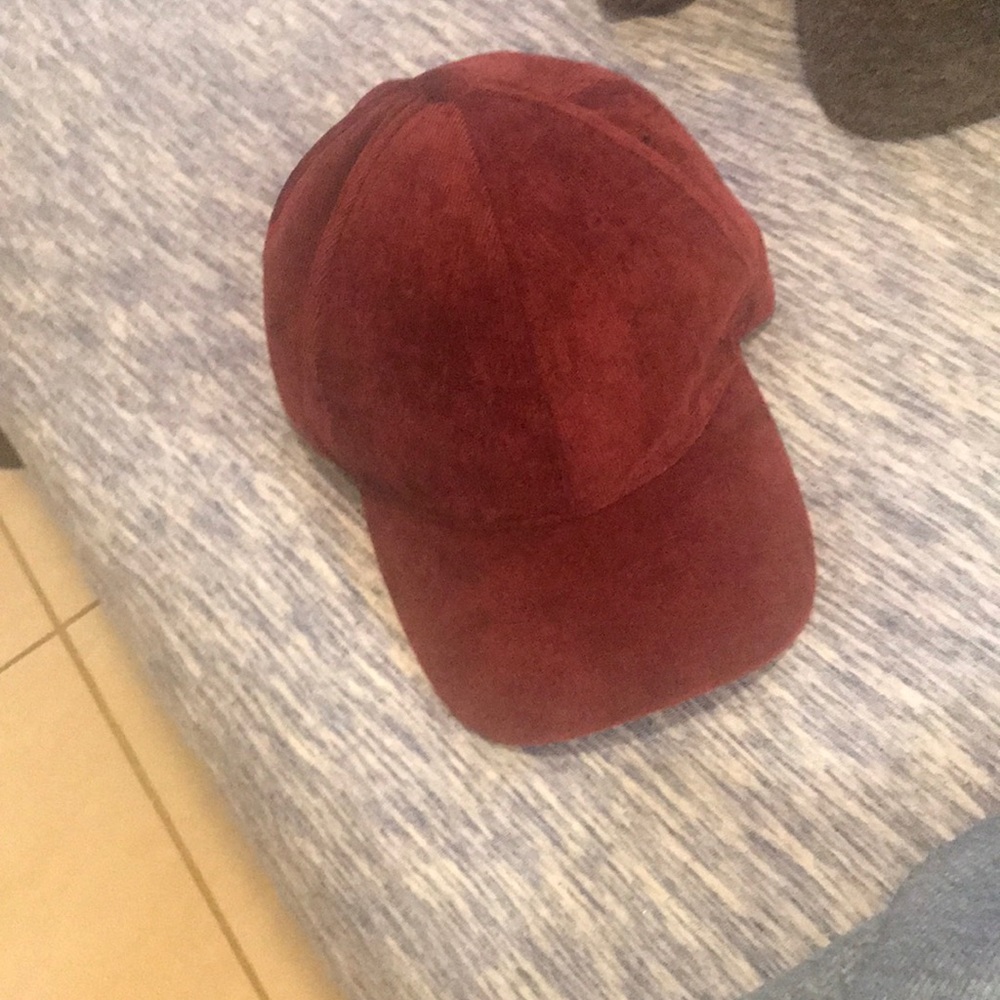 Burgundy baseball cap